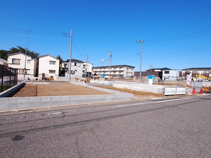 Local photos, including front road. - From the front road -