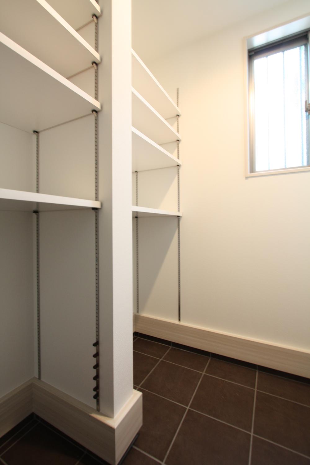 Receipt. Shoes-in closet