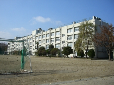 Junior high school. Shakujii 350m until junior high school (junior high school)