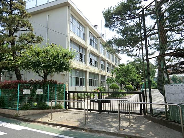Primary school. 428m to Nerima Kami Shakujii Elementary School