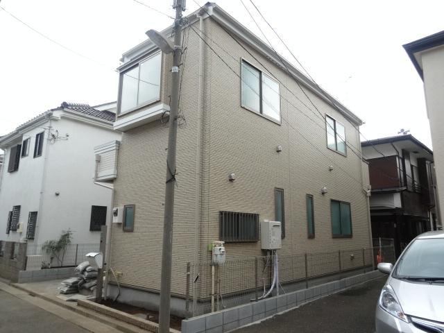 Local appearance photo. Local (11 May 2013) Shooting