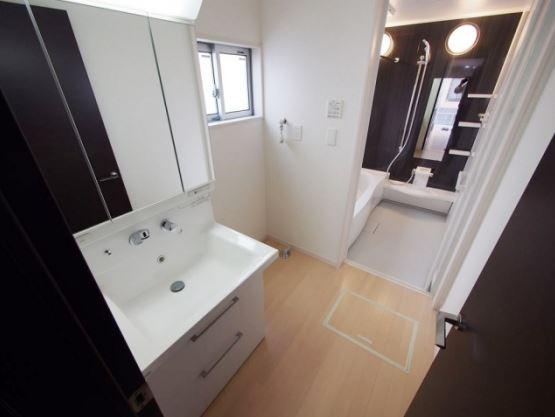 Same specifications photos (Other introspection). Same specifications