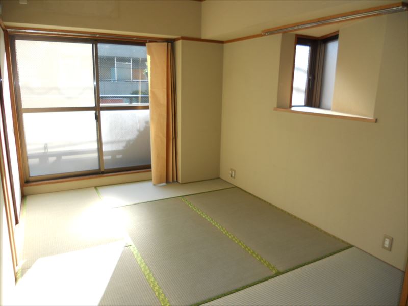 Other room space. Japanese-style room facing the living room