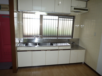 Kitchen. Two-burner gas stove installation Allowed