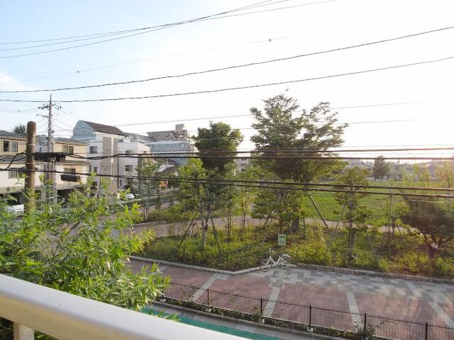 View photos from the dwelling unit. Full of green