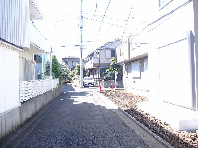 Local photos, including front road. Local (September 2013) Shooting