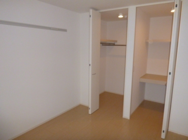 Other room space. image