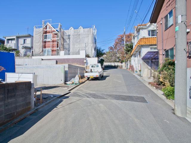 Local photos, including front road. Local (11 May 2013) Shooting