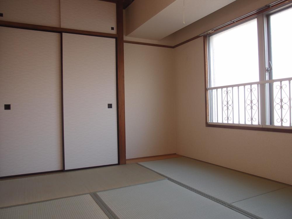Non-living room. Indoor (12 May 2013) Shooting ~ December 2013 tatami mat replacement, Sliding door re-covered already ~