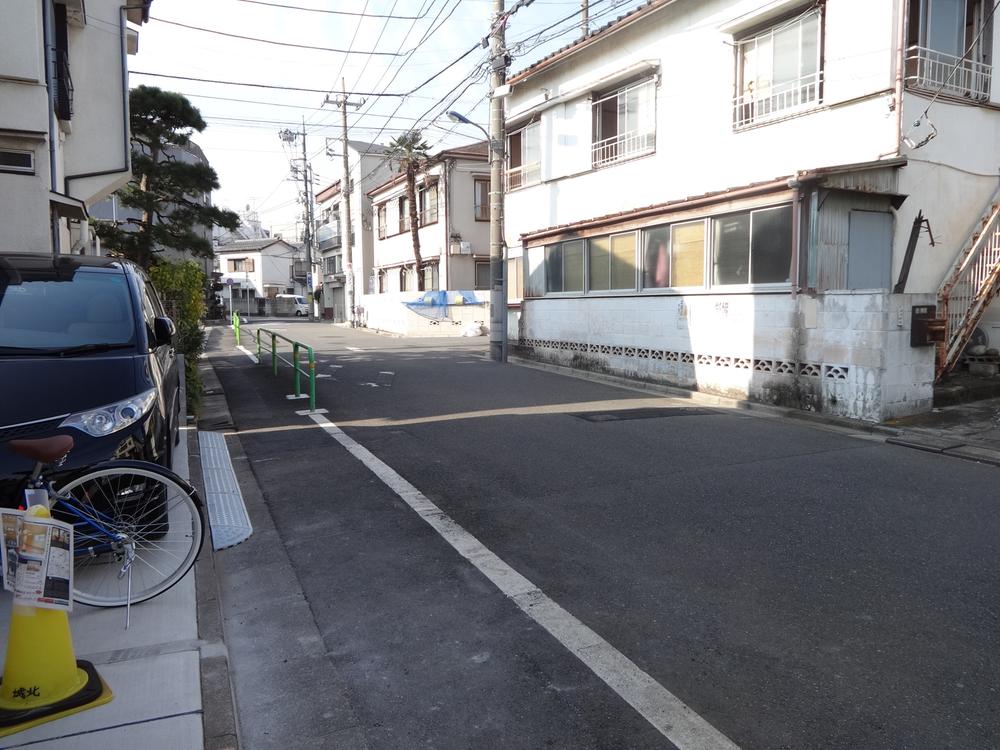 Local photos, including front road. Local (12 May 2013) Shooting