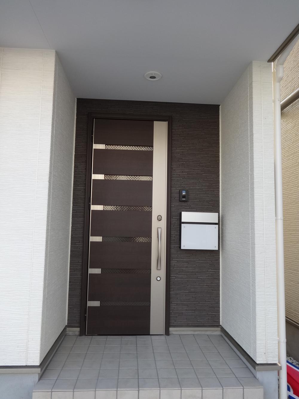 Entrance. Local (12 May 2013) Shooting