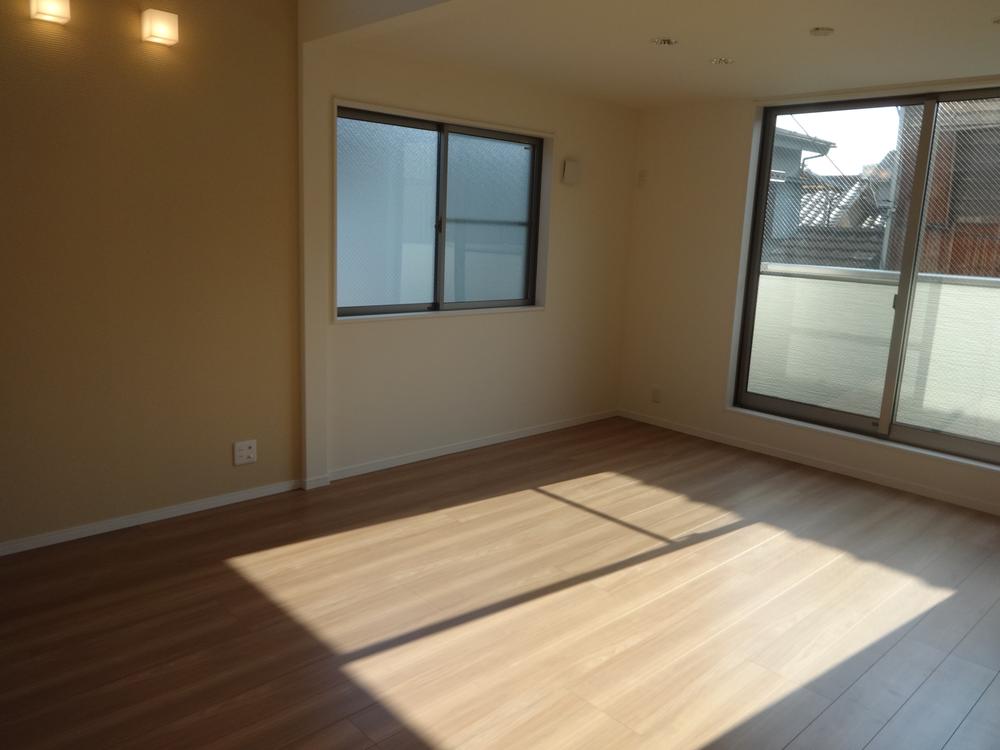 Non-living room. Indoor (12 May 2013) Shooting