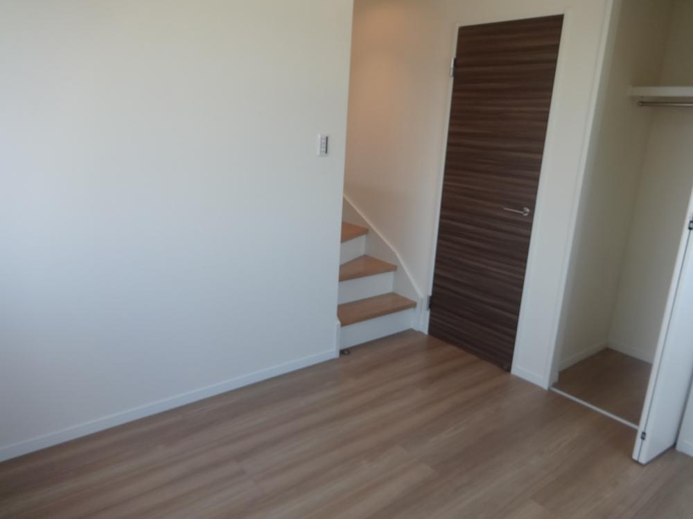 Non-living room. Indoor (12 May 2013) Shooting