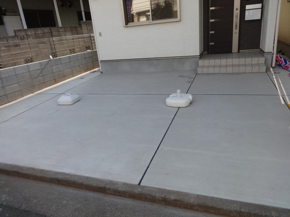 Parking lot. Local (12 May 2013) Shooting