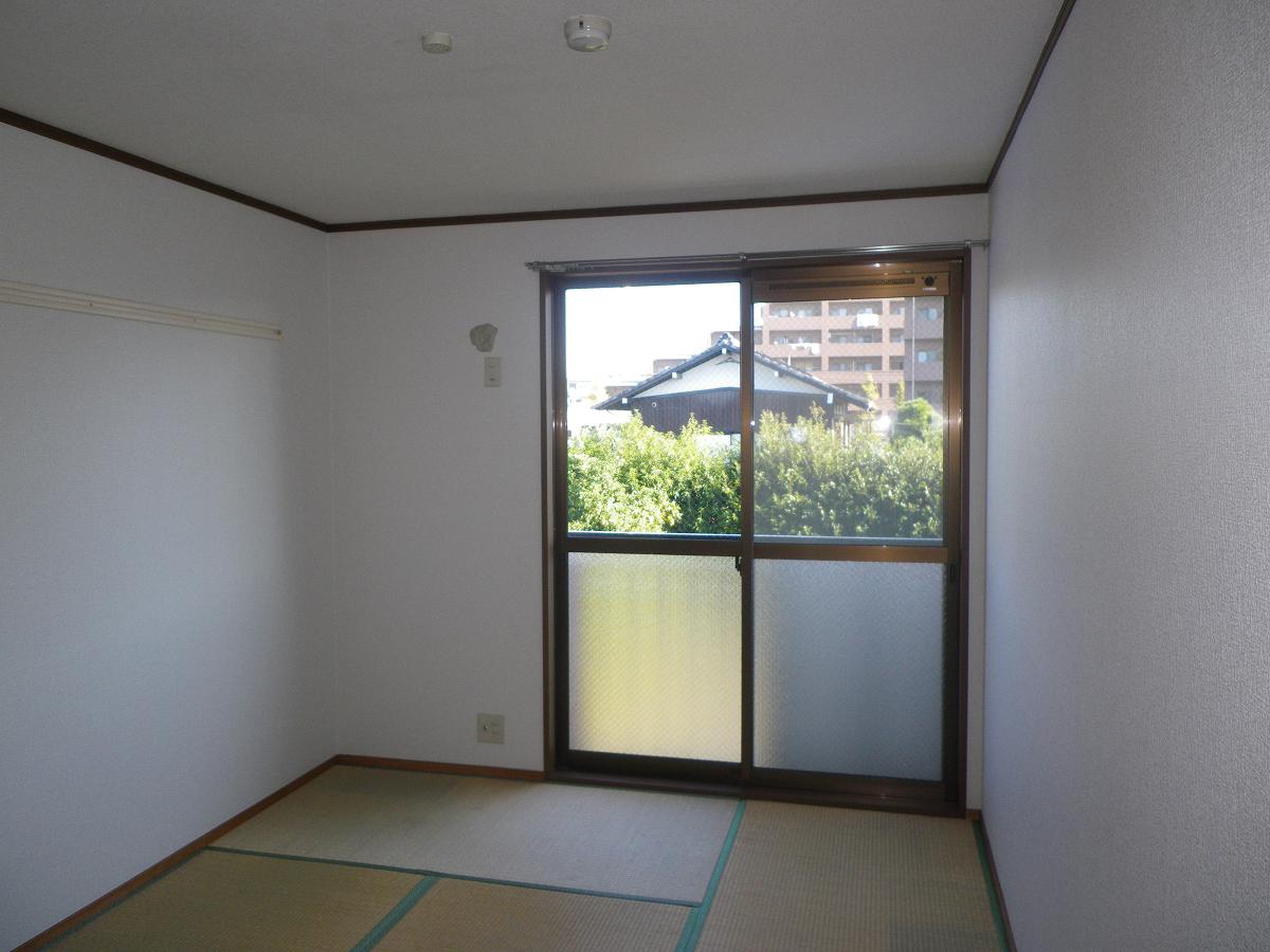 Living and room. Japanese-style room 6 tatami rooms