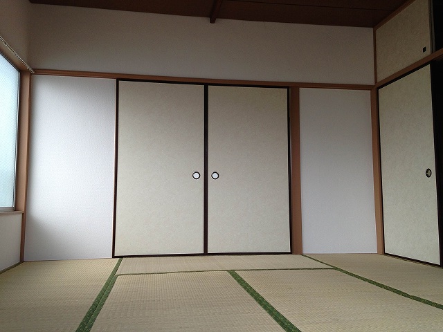 Living and room. Spacious 8 quires of Japanese-style room