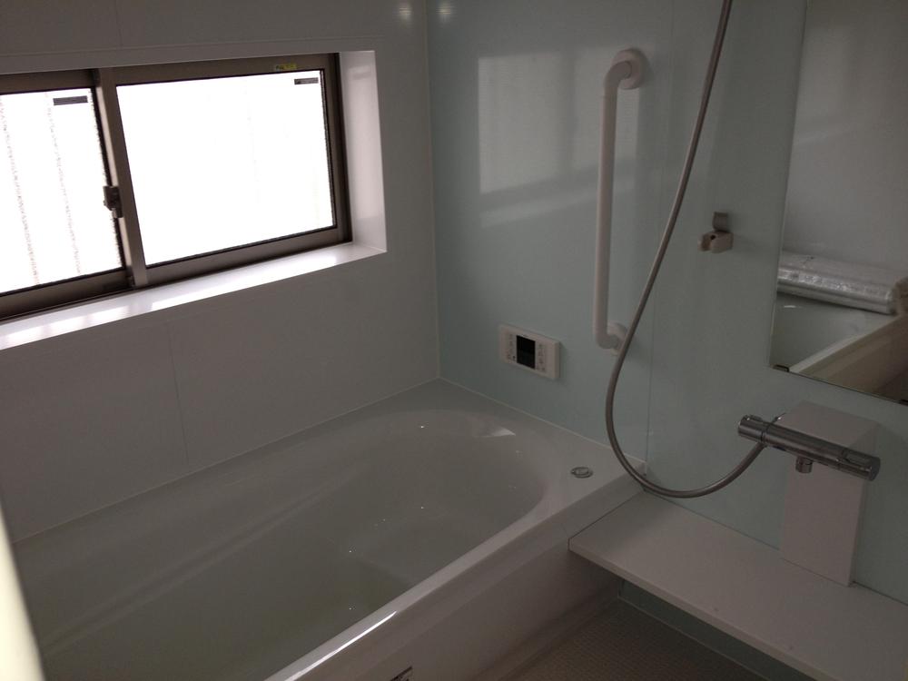 Bathroom. Indoor (12 May 2013) Shooting