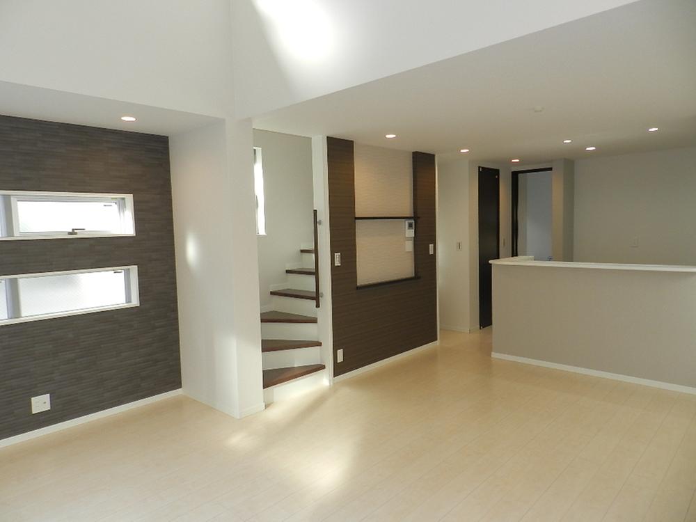 Living. Daylight pours down to near the counter