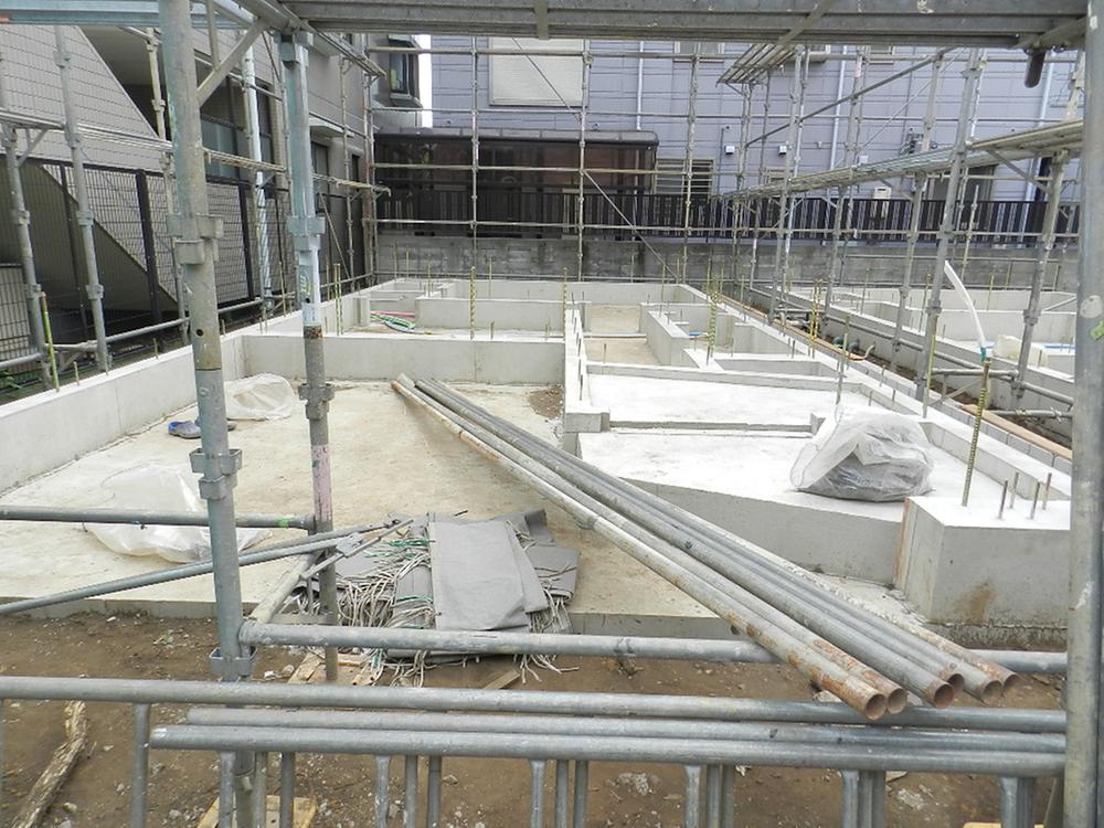 Construction ・ Construction method ・ specification. And construction in the foundation mat foundation after ground survey. 