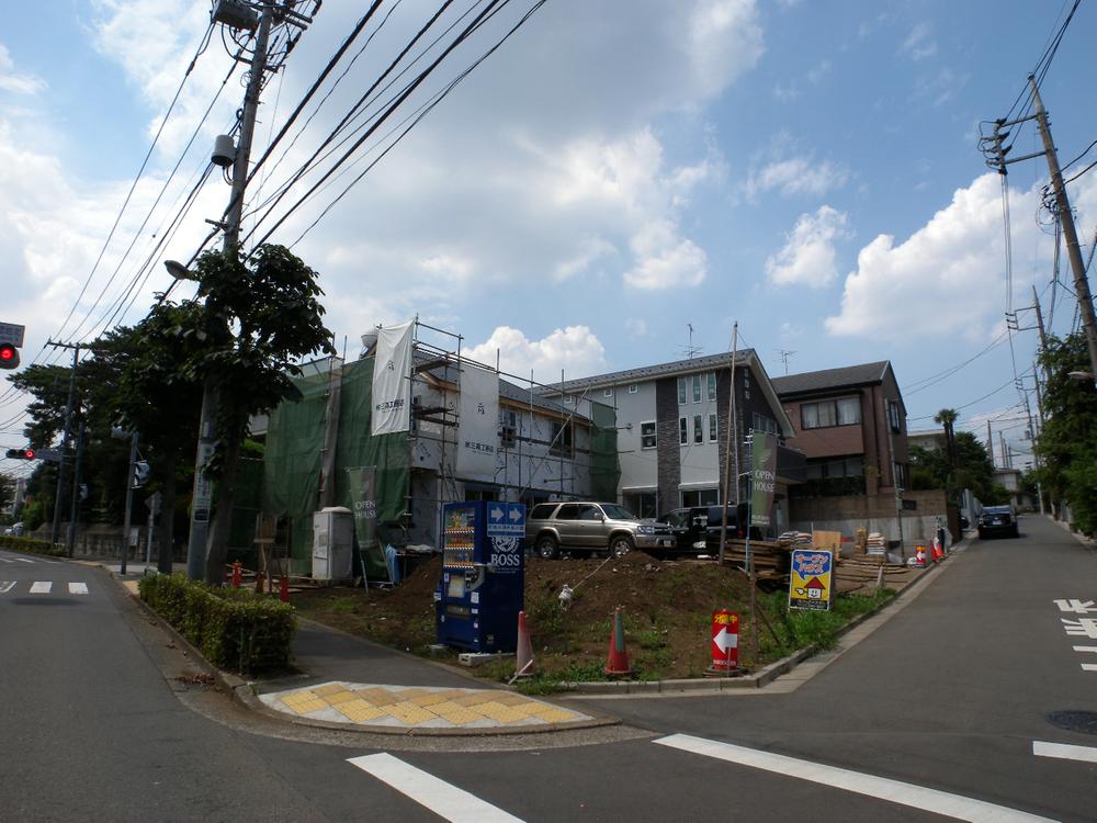 Local photos, including front road. Local (July 2013) Shooting