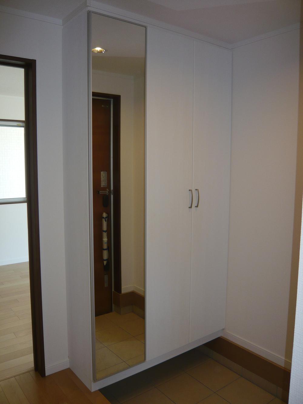 Entrance. 1 Building room (October 28, 2013) Shooting