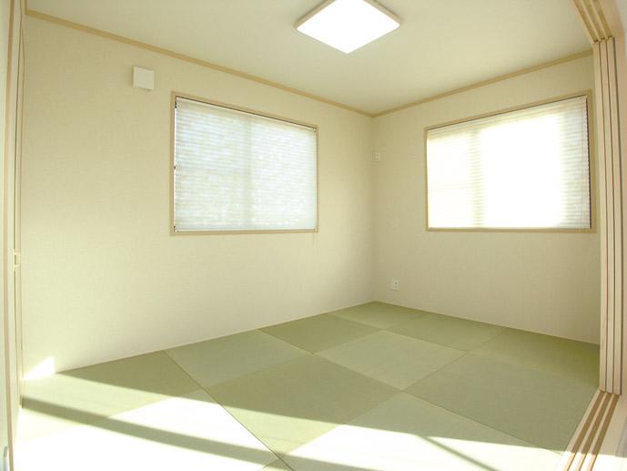 Non-living room. - Japanese-style designed to be used in flexible between connection of the living -