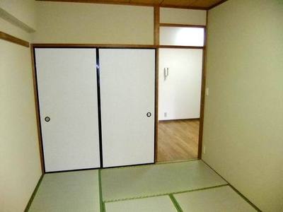 Living and room. Japanese-style room (closet)