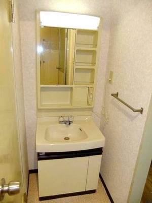 Washroom. Wash basin ・ cabinet