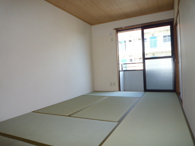 Living and room. Japanese-style room 7.5 quires