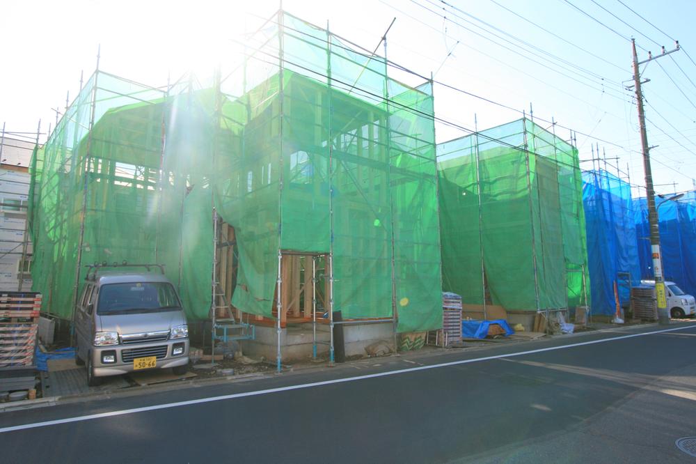 Local appearance photo. Local (11 May 2013) Shooting