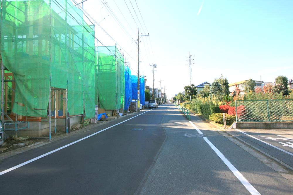 Local photos, including front road. Local (11 May 2013) Shooting