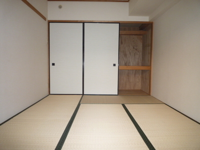 Living and room. Japanese-style room 6 tatami ・ room