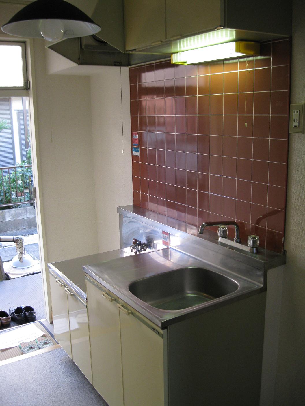 Kitchen. Cooking because it is two-burner stove can be installed is smooth! 