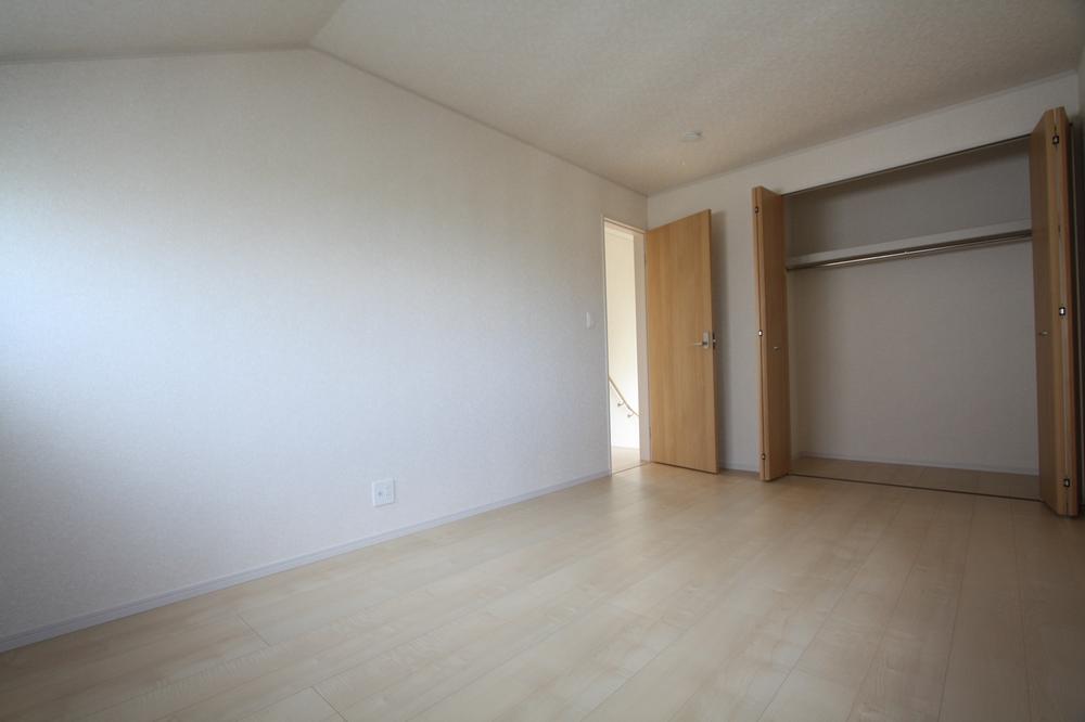 Non-living room. Indoor (12 May 2013) Shooting