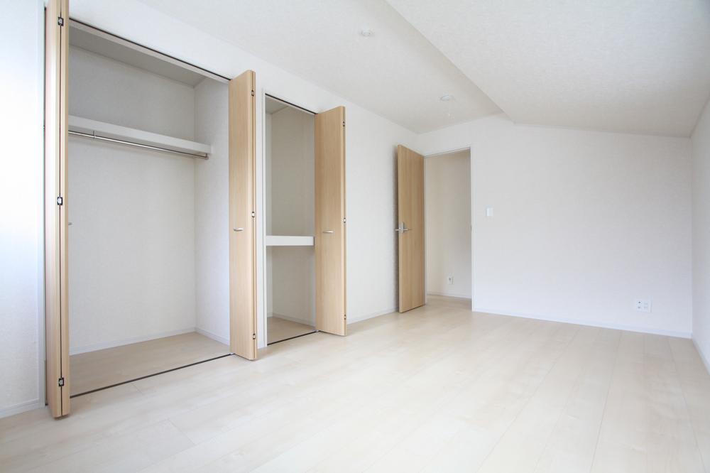 Non-living room. Indoor (12 May 2013) Shooting