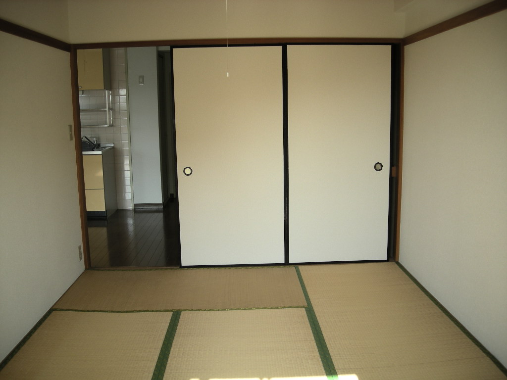 Living and room. Japanese-style room 6 quires of room