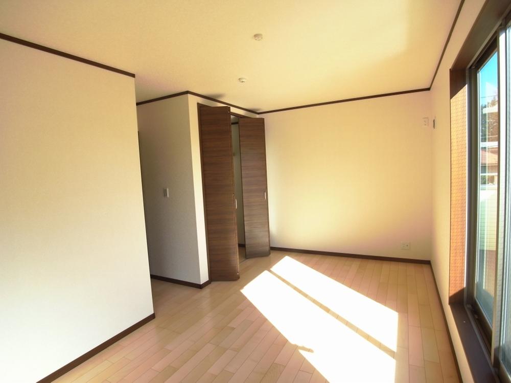 Same specifications photos (Other introspection). Western-style construction cases