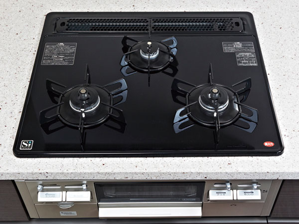 Kitchen.  [Glass top stove] Care is easy to design a beautiful glass top plate.