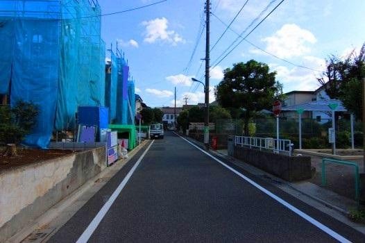 Local photos, including front road. Local (10 May 2013) Shooting