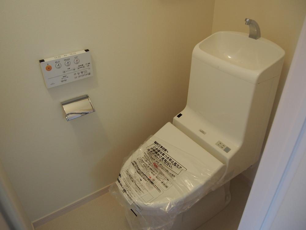 Toilet. Indoor (September 2013) Shooting