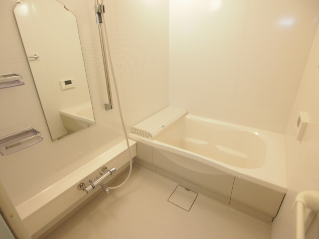 Bath. Wider Bathing! Enhancement also bathroom dryer and reheating, such as equipment. 