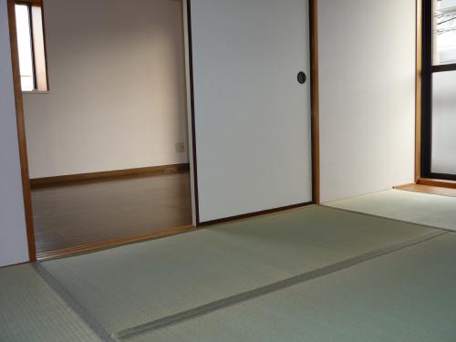 Other room space. Bright Japanese-style room 6 quires