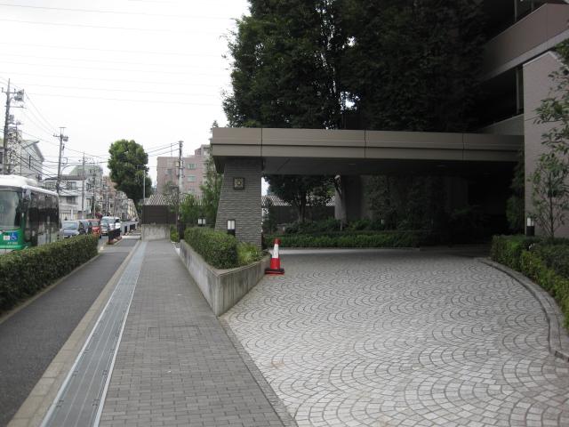 Entrance. Common areas