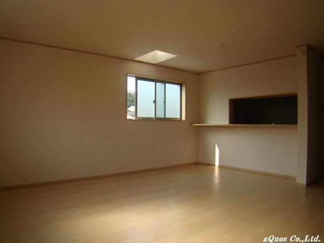 Same specifications photos (living). Same specifications