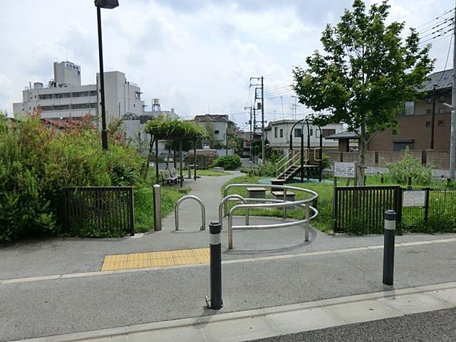 park. Kitamachi petting 233m to the park