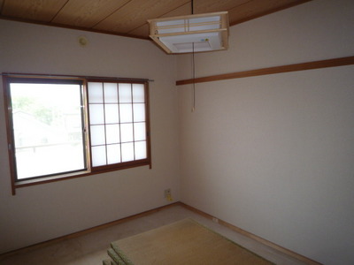 Living and room. Japanese-style room 6 quires, Storage room (closet, Upper closet), Air conditioning