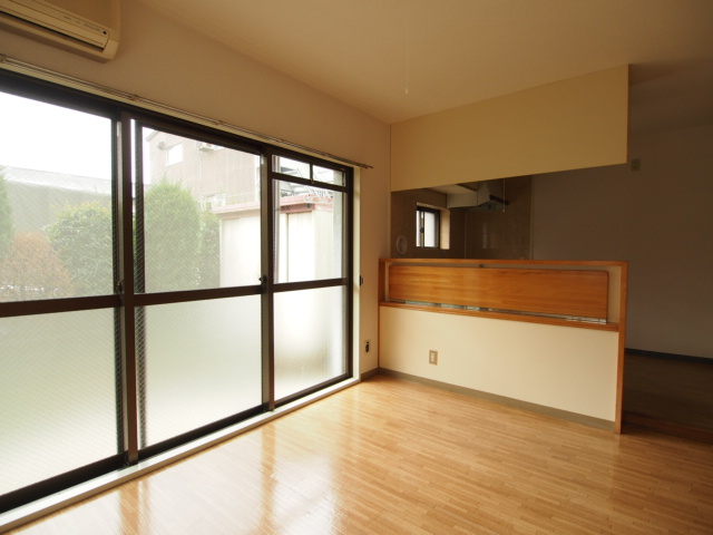 Living and room. It is a fun cooking can likely while to talk!