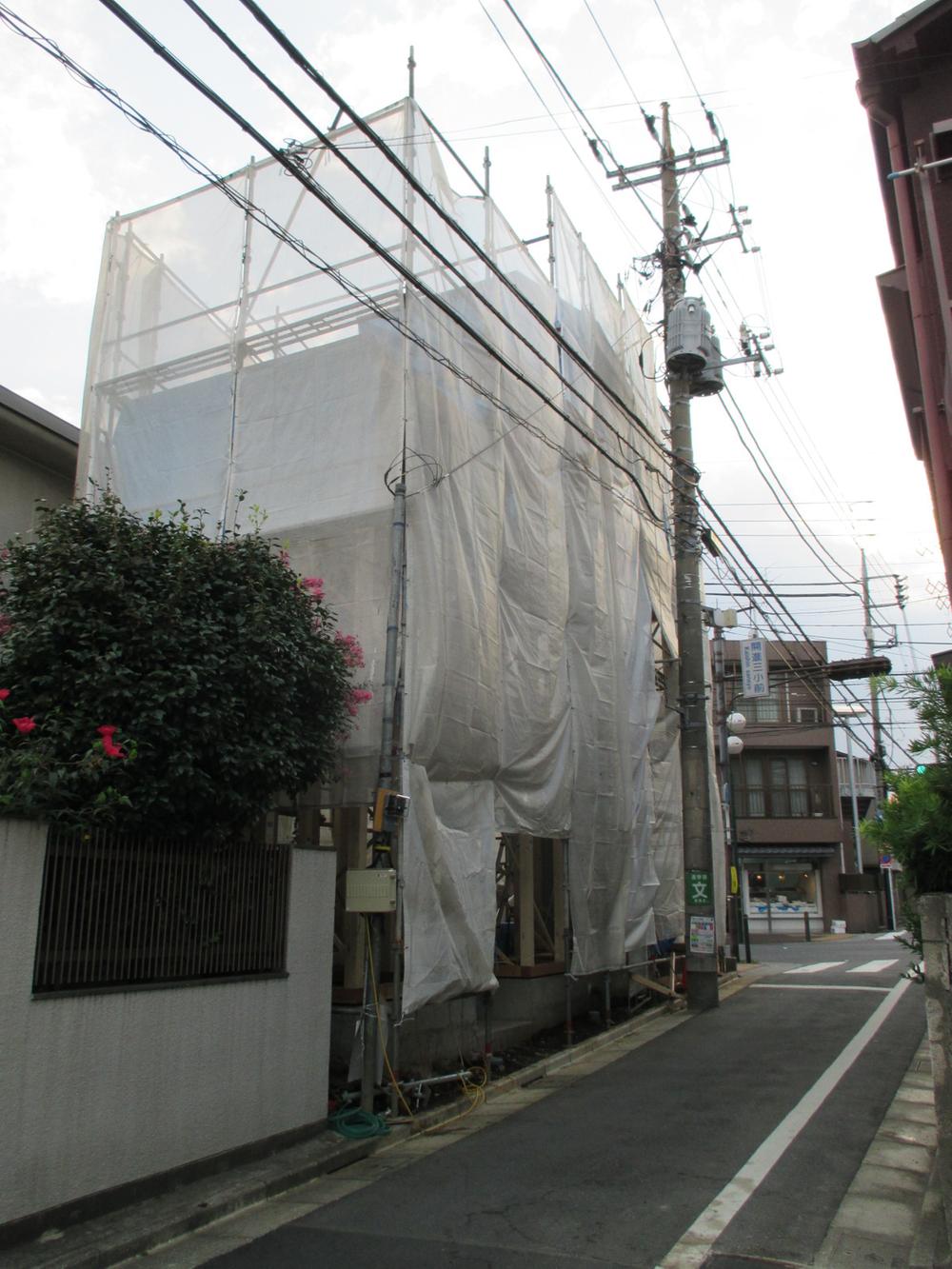 Local photos, including front road. Local (September 2013) Shooting