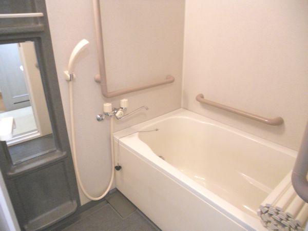 Bath. Bathroom with add 炊 function!