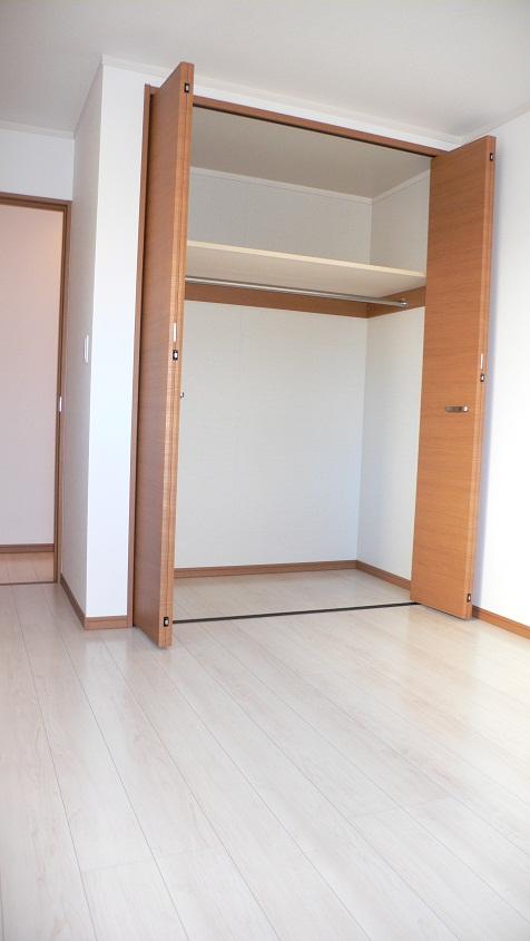 Non-living room. Indoor (10 May 2013) Shooting